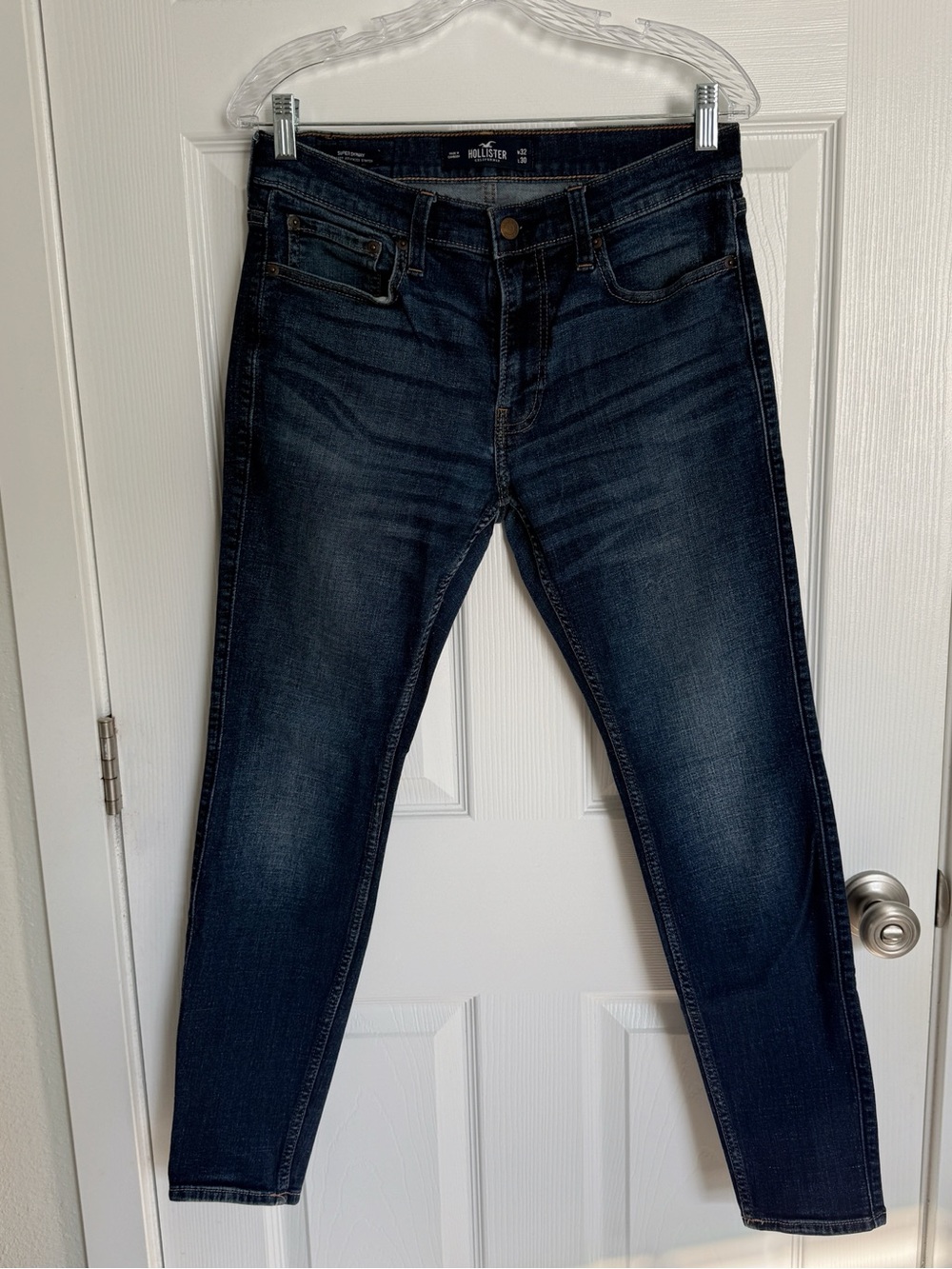 Hollister Men’s 32x30 Dark Wash Super Skinny Jeans